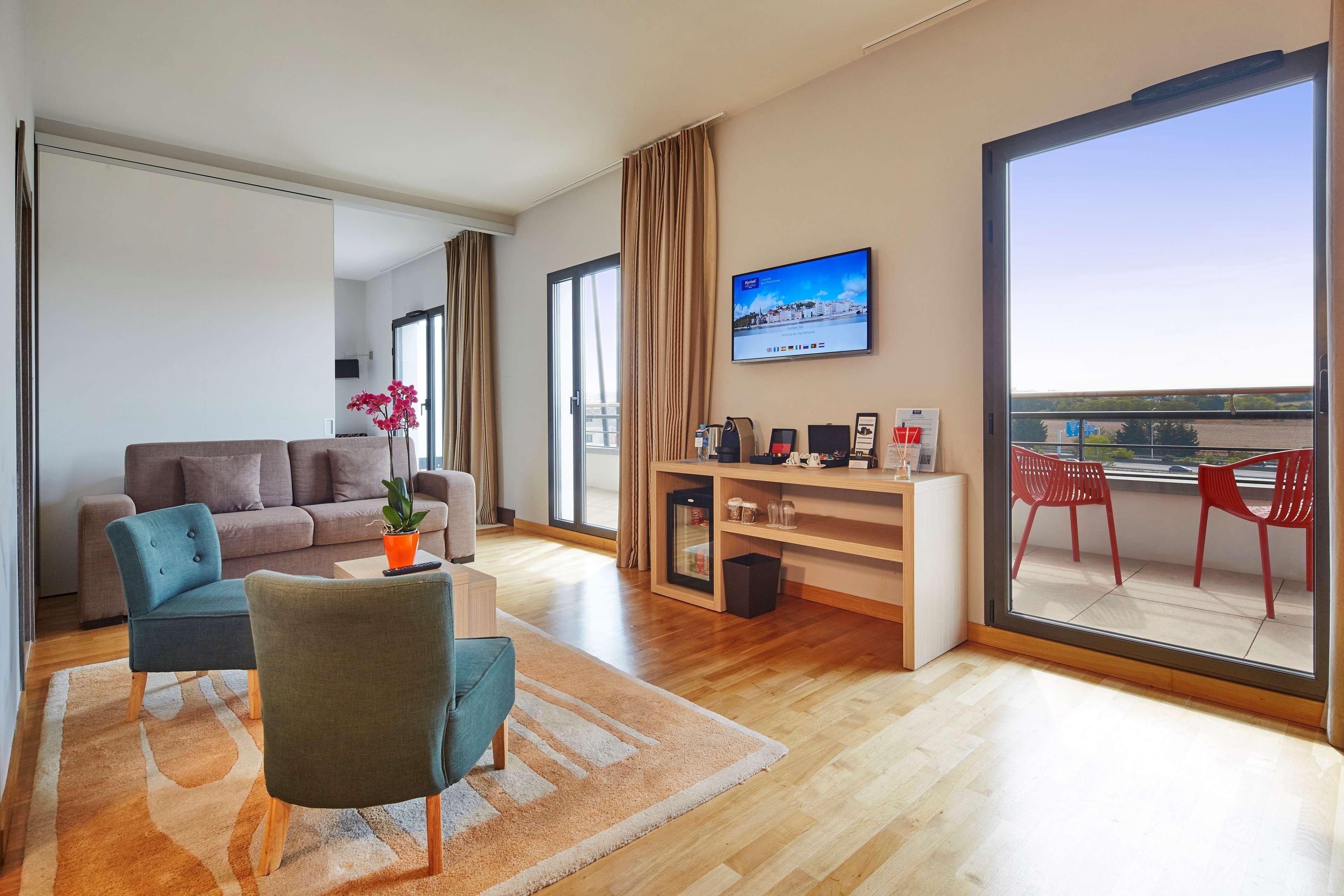 Kyriad Prestige Lyon Est - Saint Priest Eurexpo Hotel And Spa Εξωτερικό φωτογραφία