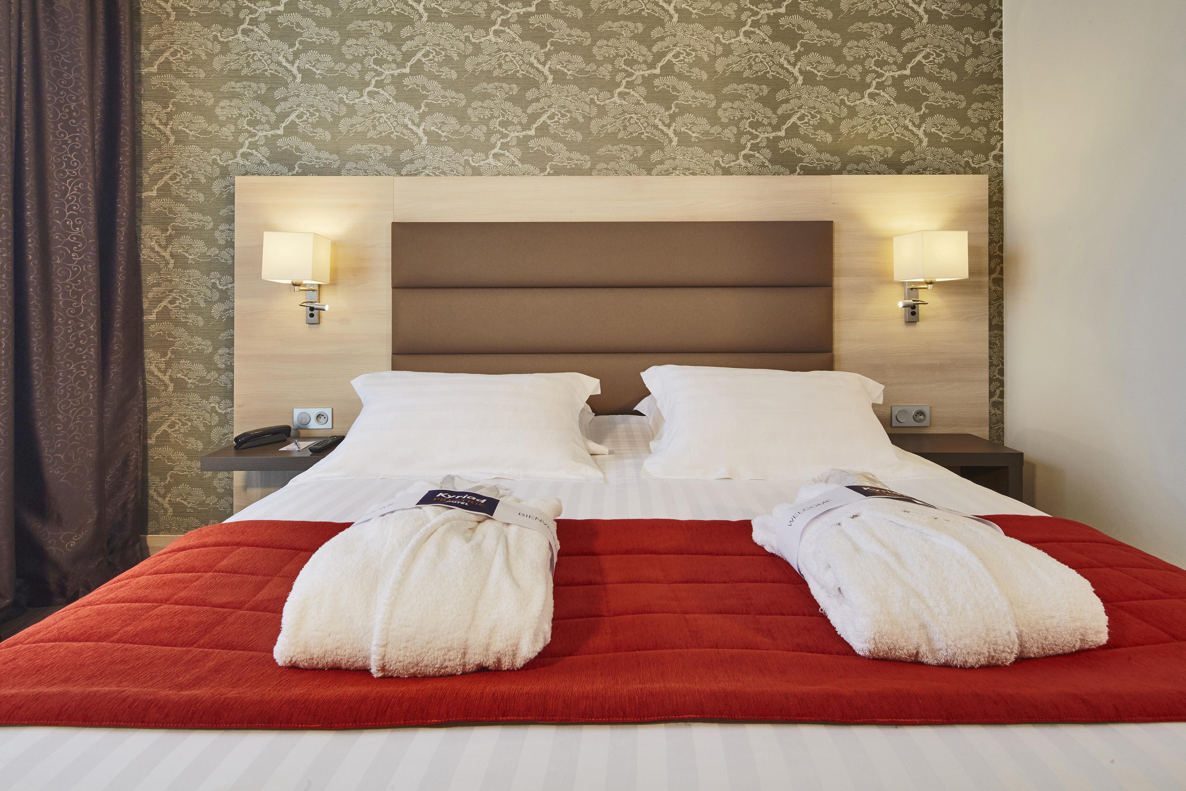 Kyriad Prestige Lyon Est - Saint Priest Eurexpo Hotel And Spa Εξωτερικό φωτογραφία