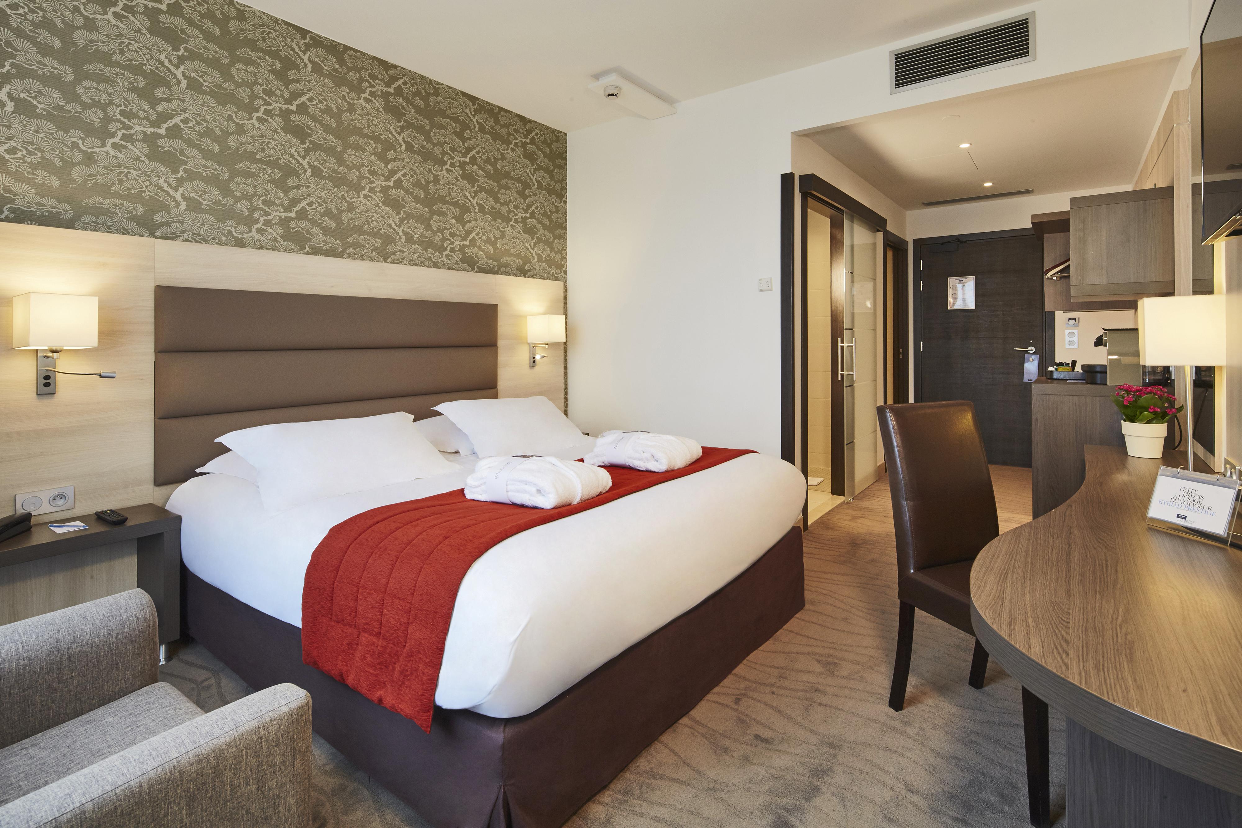 Kyriad Prestige Lyon Est - Saint Priest Eurexpo Hotel And Spa Εξωτερικό φωτογραφία
