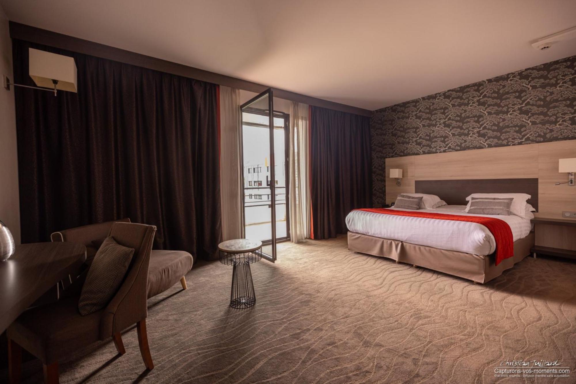 Kyriad Prestige Lyon Est - Saint Priest Eurexpo Hotel And Spa Εξωτερικό φωτογραφία