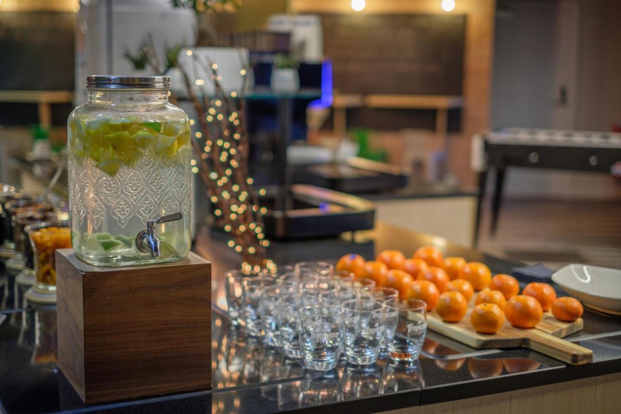 Kyriad Prestige Lyon Est - Saint Priest Eurexpo Hotel And Spa Εξωτερικό φωτογραφία
